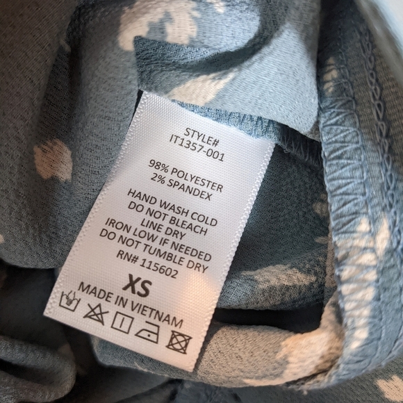 All In Favor Blouse Faux Wrap XS  Blouse - Picture 7 of 7